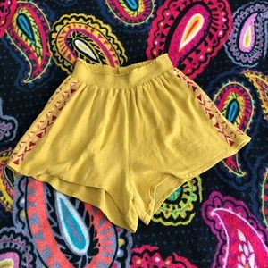 flower yellow shorts w/ side patterns